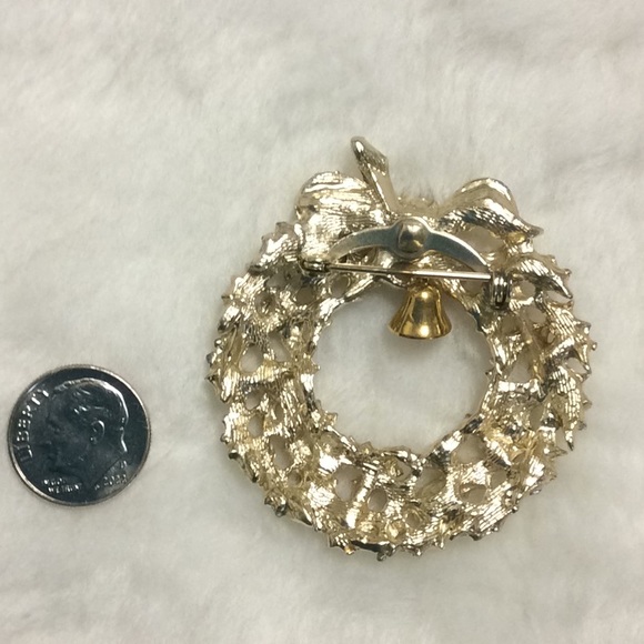 Goldstone Christmas Wreath Green & Red Pin Brooche - Picture 2 of 2